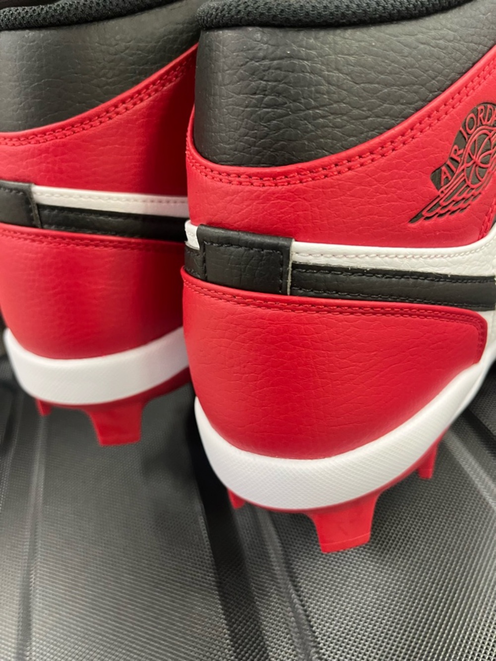 Nike Air Jordan retro av5354-611 Men’s Red White Black Baseball Cleats no box - Picture 6 of 11